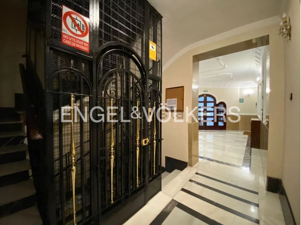 Apartment for sale in  Madrid Capital  with Heating