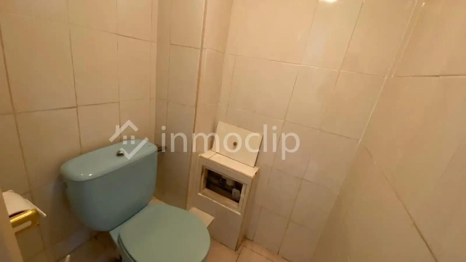 Bathroom of Commercial properties for rent in Salamanca