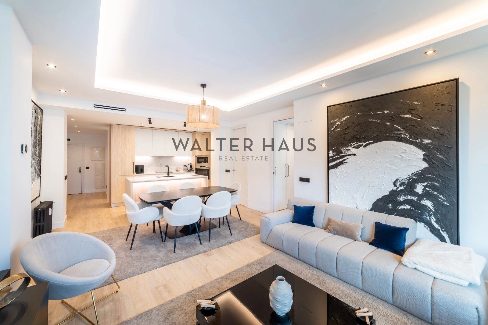 Living room of Flat for sale in  Madrid Capital  with Air Conditioner, Heating and Furnished