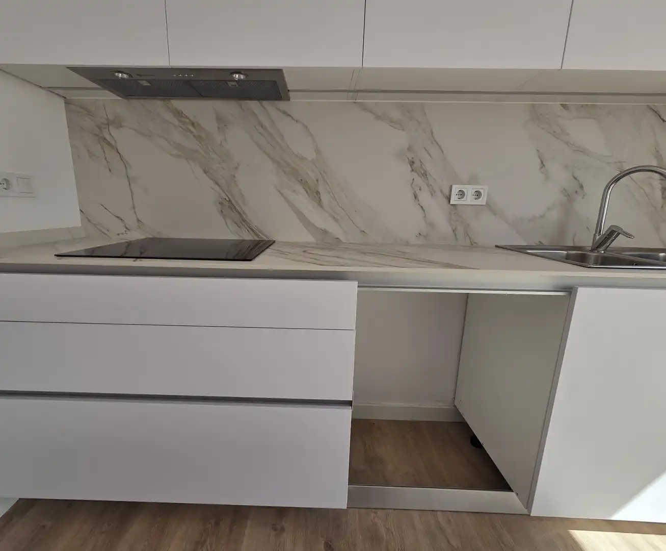 Cuina de Casa o xalet en venda en Calafell amb Aire condicionat, Calefacció i Jardí privat