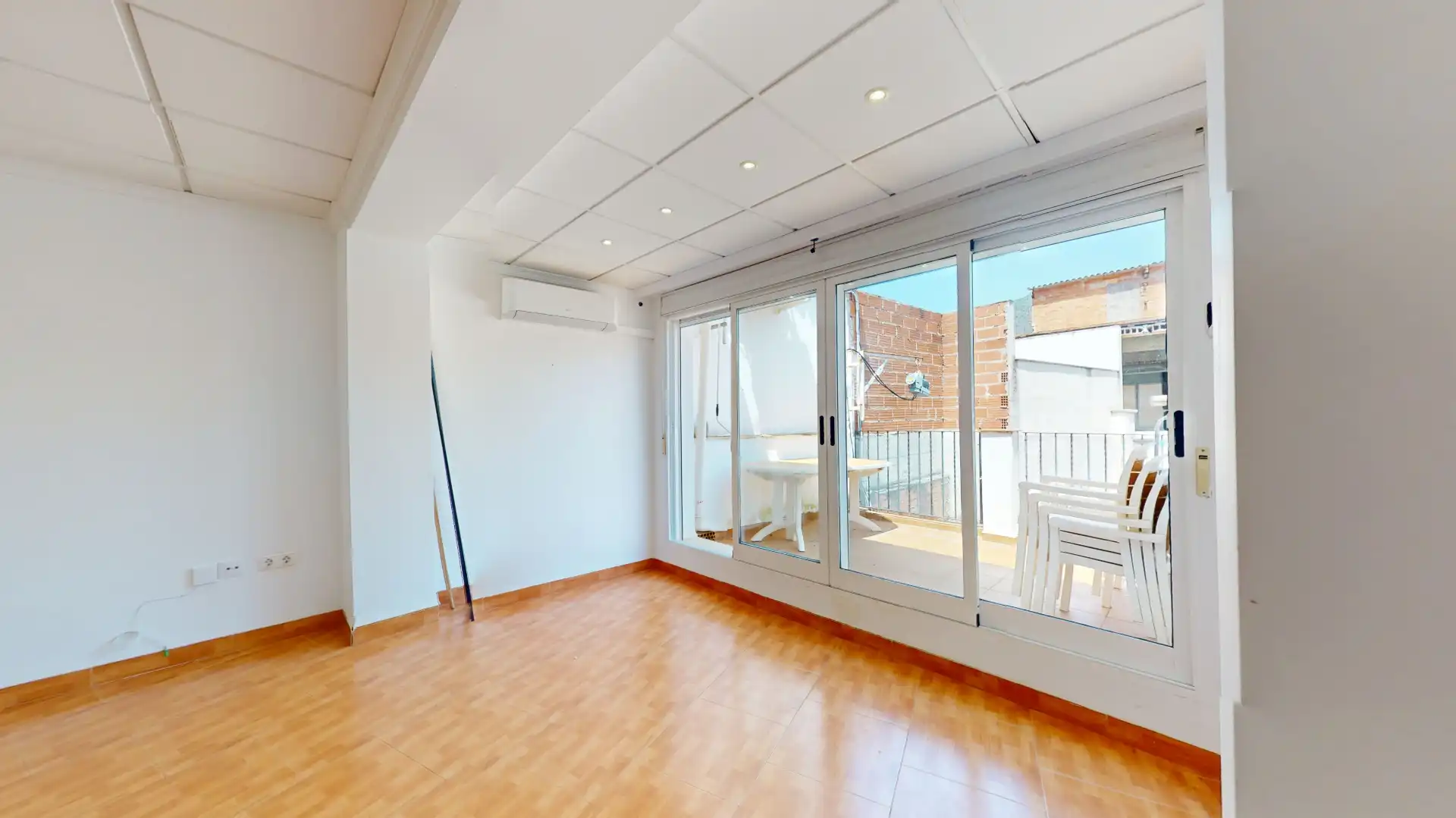 Habitación de Casa adosada en venta en L'Orxa / Lorcha con Aire acondicionado, Terraza y Trastero
