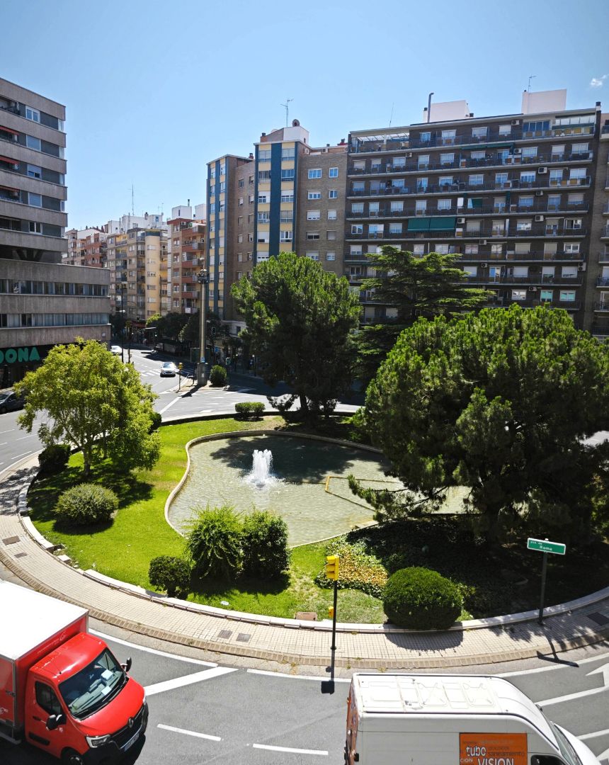 Vista exterior de Piso en venta en  Zaragoza Capital con Calefacción, Parquet y Terraza