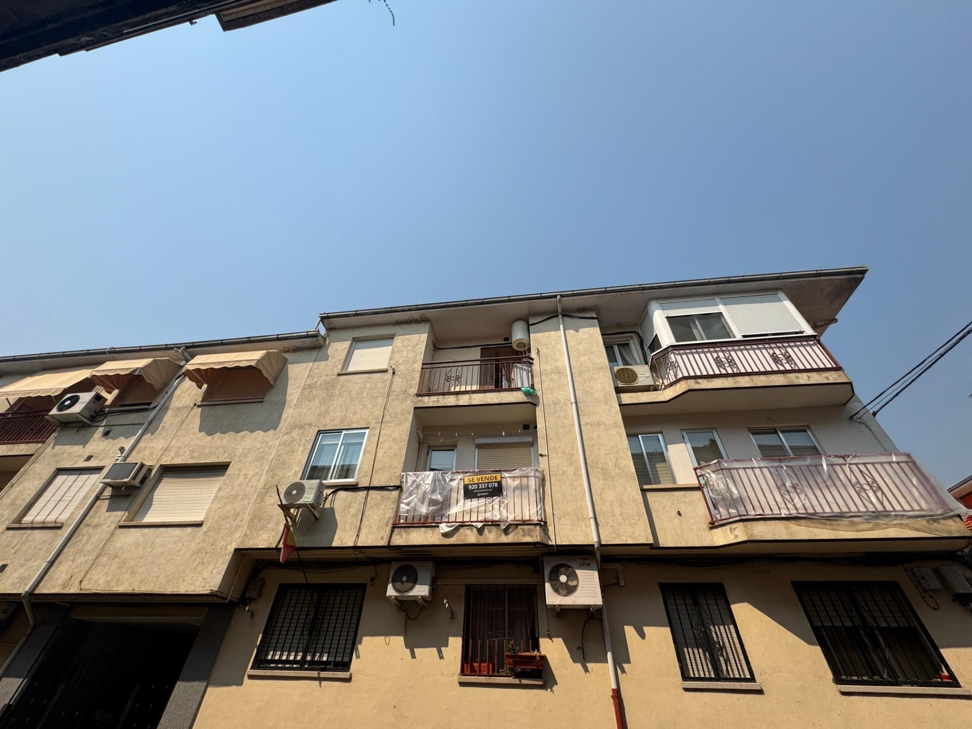 Exterior view of Flat for sale in Candeleda  with Air Conditioner, Heating and Terrace