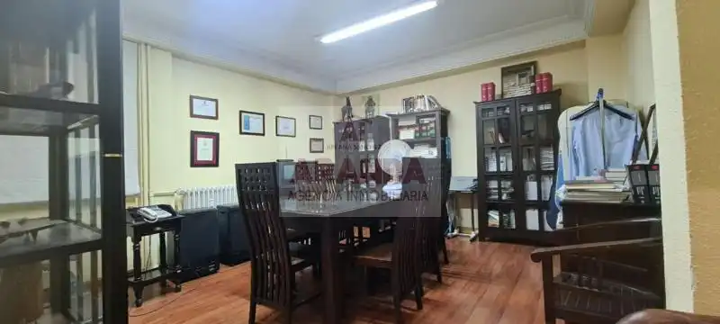 Flat with lift for sale in Calle de Casto Méndez Núñez, imagen 3