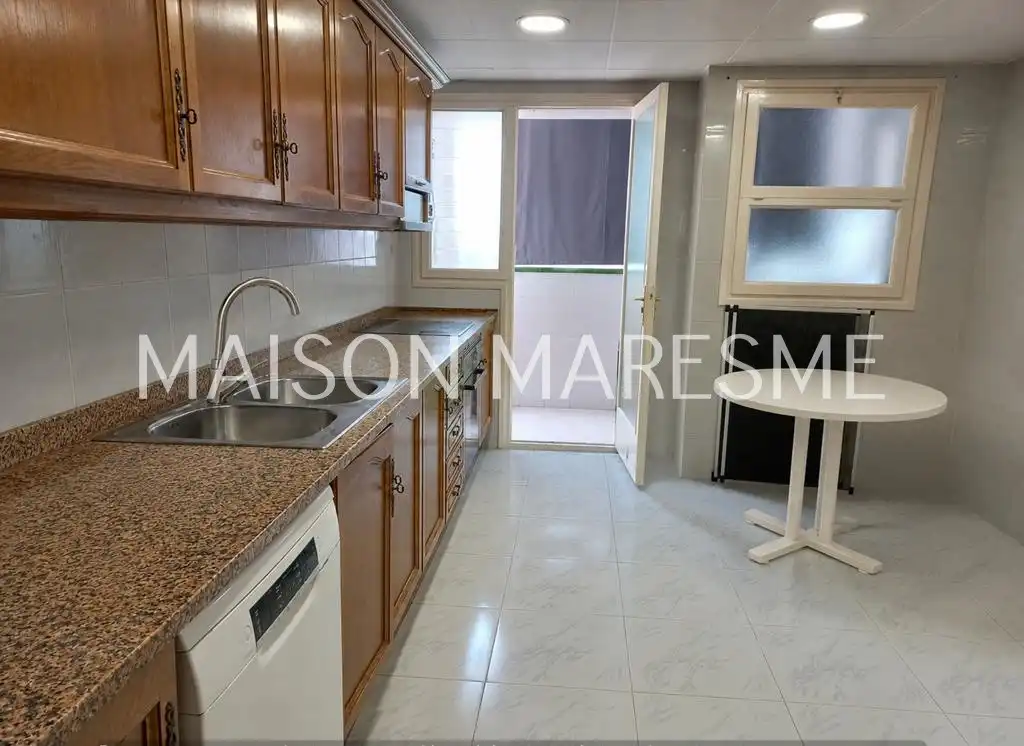 Cocina de Ático en venta en Canet de Mar con Calefacción, Terraza y Balcón
