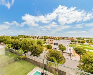 Vista exterior de Pis en venda en Vilanova i la Geltrú amb Aire condicionat, Calefacció i Jardí privat