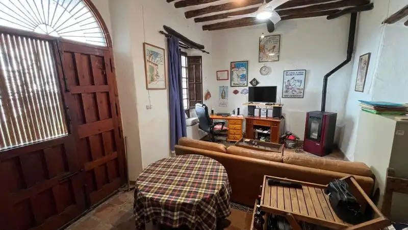 Wohnzimmer von Country house zum Verkauf in Rubite mit Terrasse