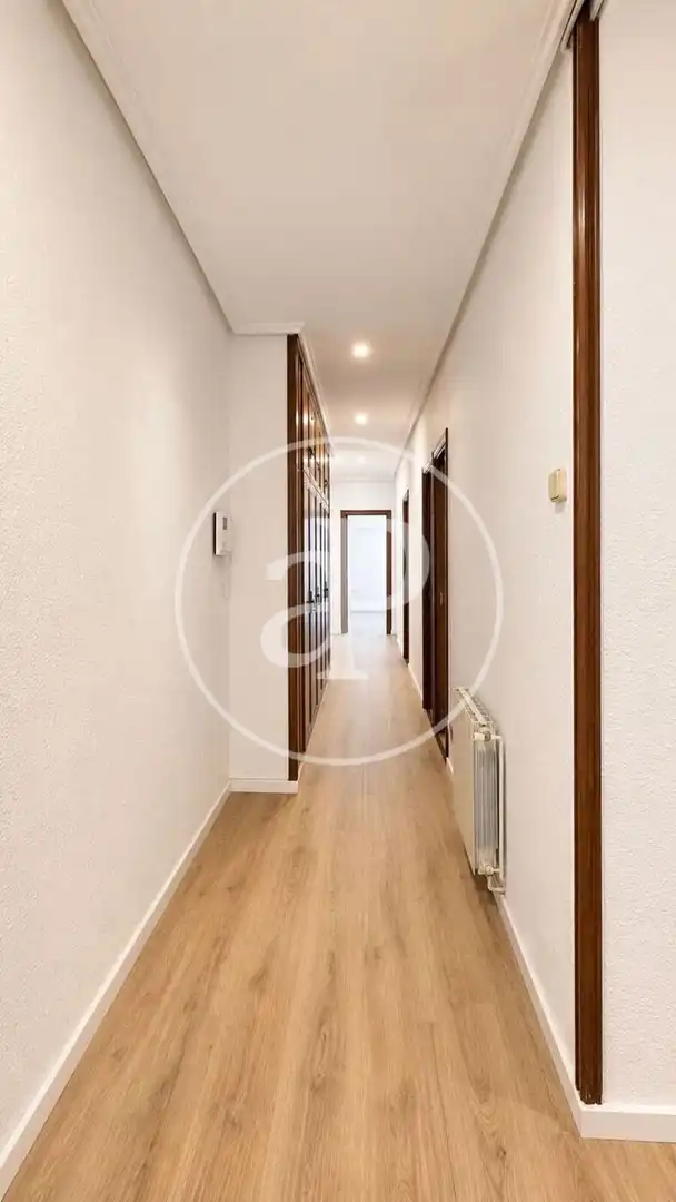 Flat for rent in Valencia  with Air Conditioner, Heating and Balcony