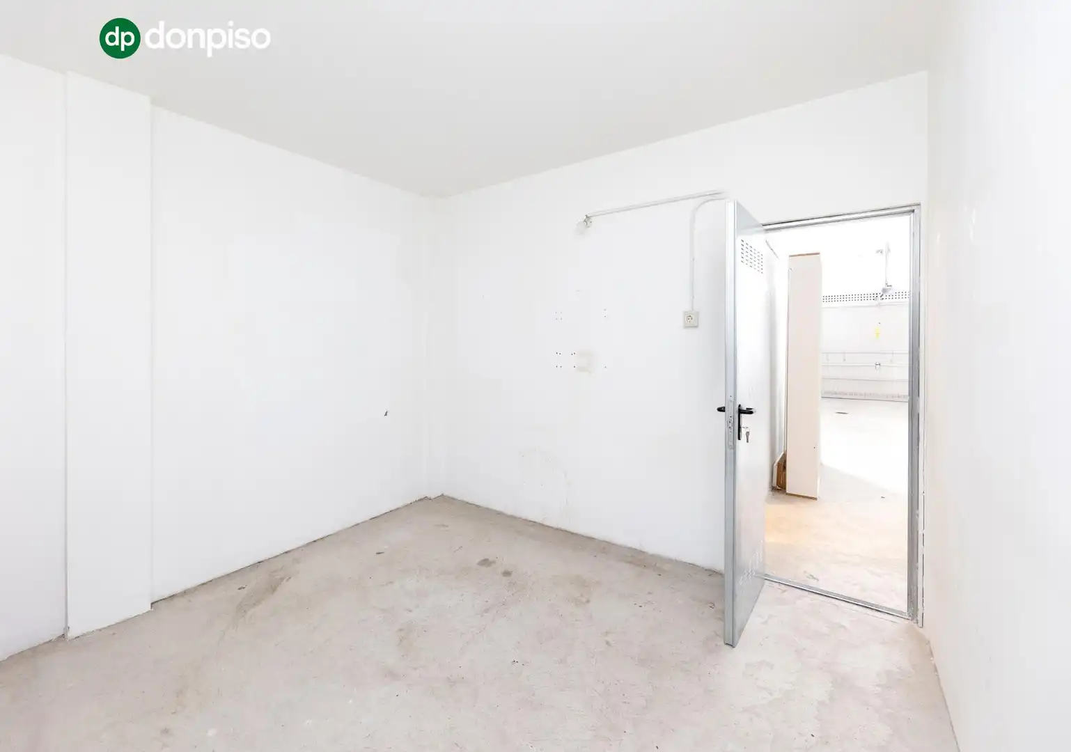 Casa adosada en venta en Granada con Aire acondicionado, Calefacción y Piscina comunitaria
