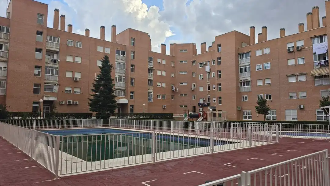 Dúplex con piscina en venta en Santa María de Benquerencia
