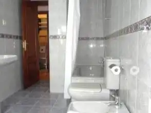 Bathroom of Flat for rent in Gijón   with Heating, Parquet flooring and Washing machine