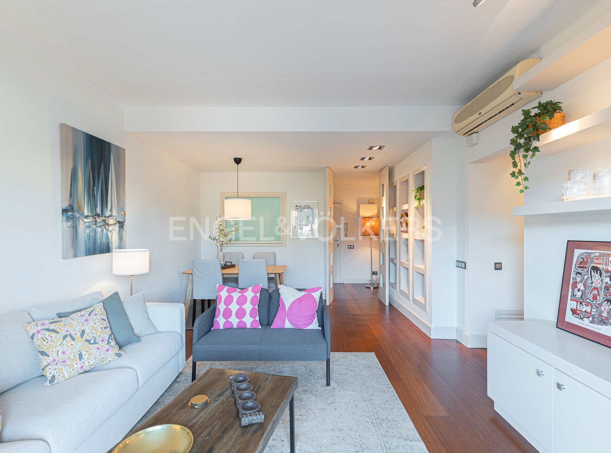 Vista exterior de Apartament en venda en  Barcelona Capital amb Calefacció, Parquet i Terrassa