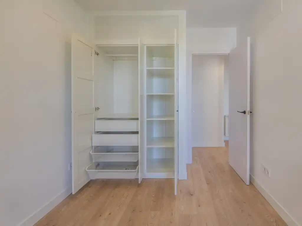 Schlafzimmer von Wohnung zur Miete in Madrid mit Klimaanlage