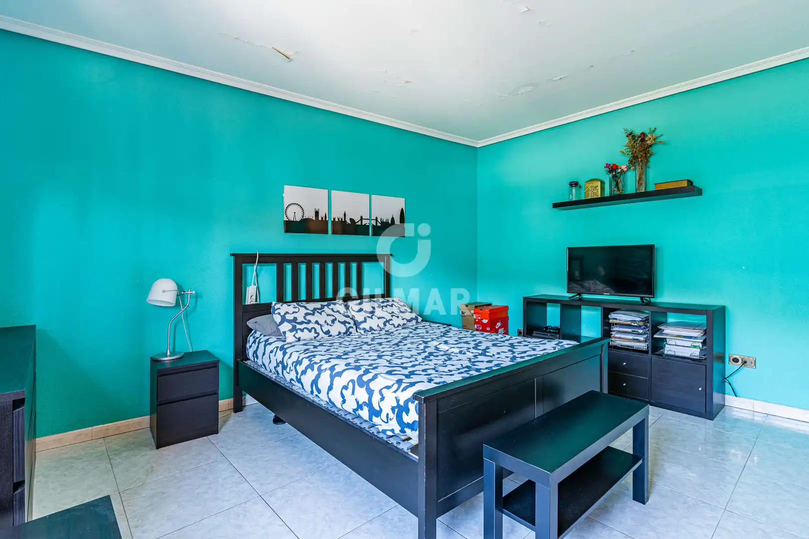 Habitación de Casa adosada en venta en Colmenar Viejo con Calefacción y Jardín privado
