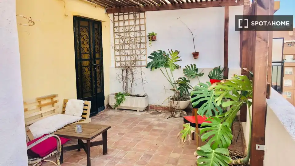 Appartamento con terrazza in affitto a L'Eixample, imagen 2
