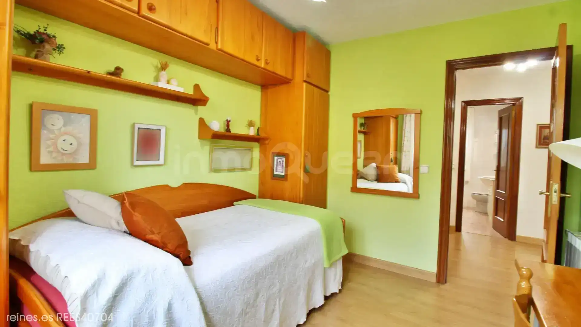 Habitación de Casa adosada en venta en Penagos con Jardín privado, Terraza y Amueblado