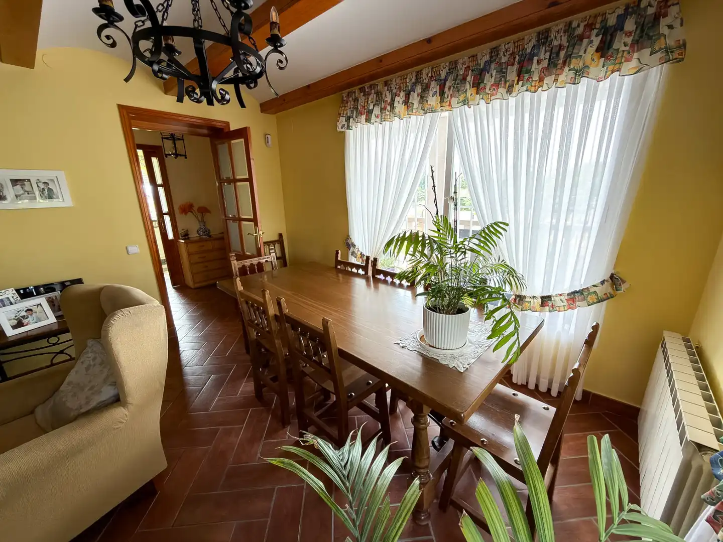Menjador de Casa o xalet en venda en Santa Cruz del Retamar amb Calefacció, Jardí privat i Terrassa