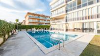 Swimming pool of Flat for sale in Cambrils  with Air Conditioner, Terrace and Balcony