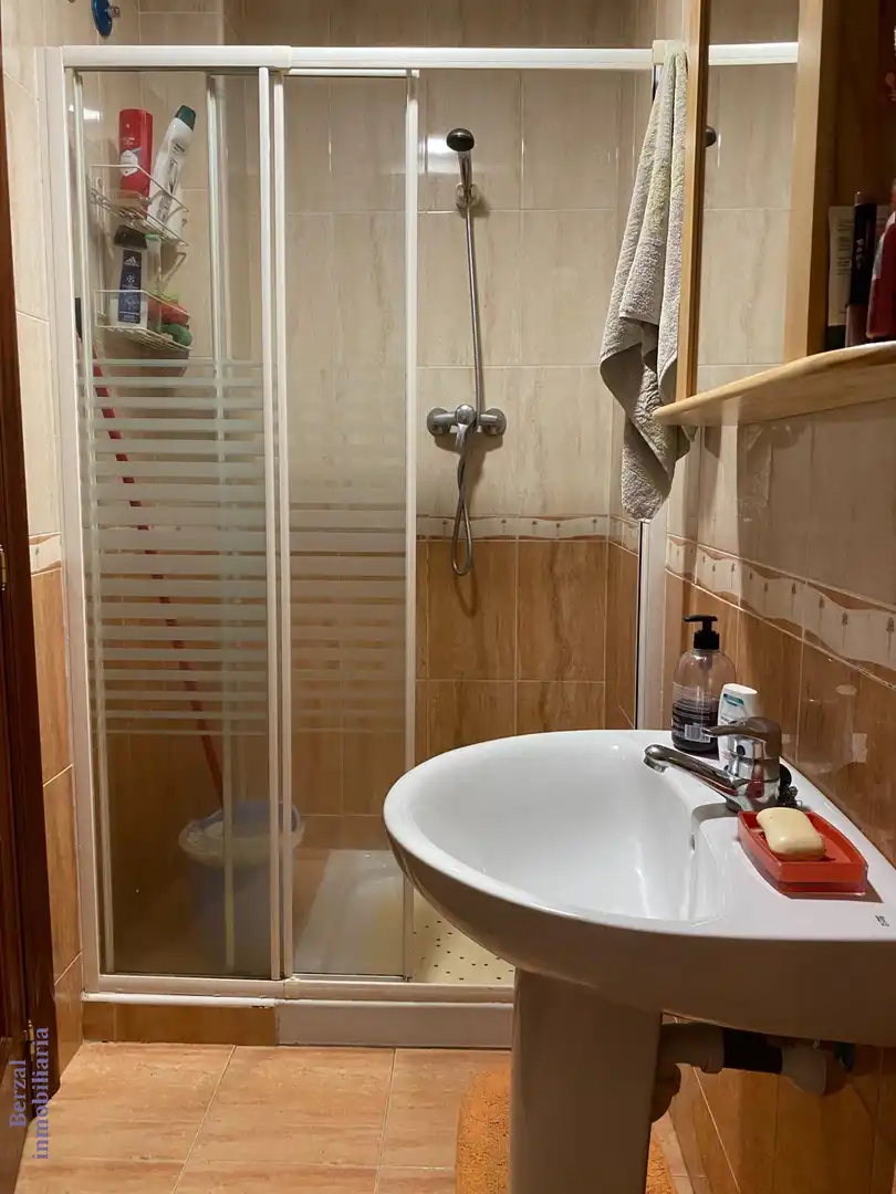 Baño de Casa adosada en venta en Hormilla con Calefacción y Terraza
