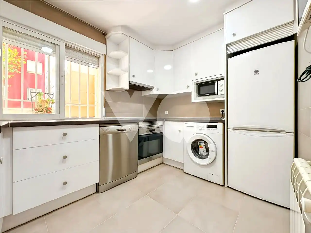 Kitchen of Ground floor for sale in Madrid  with Air Conditioner, Heating and Private garden