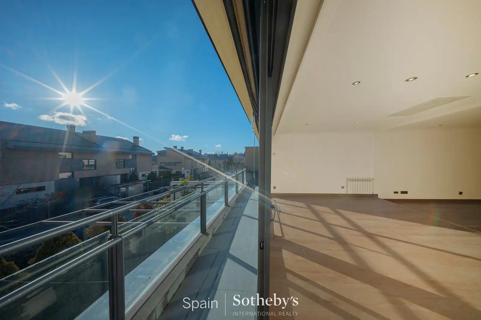 Vista exterior de Apartament de lloguer en La Moraleja amb Aire condicionat, Calefacció i Terrassa
