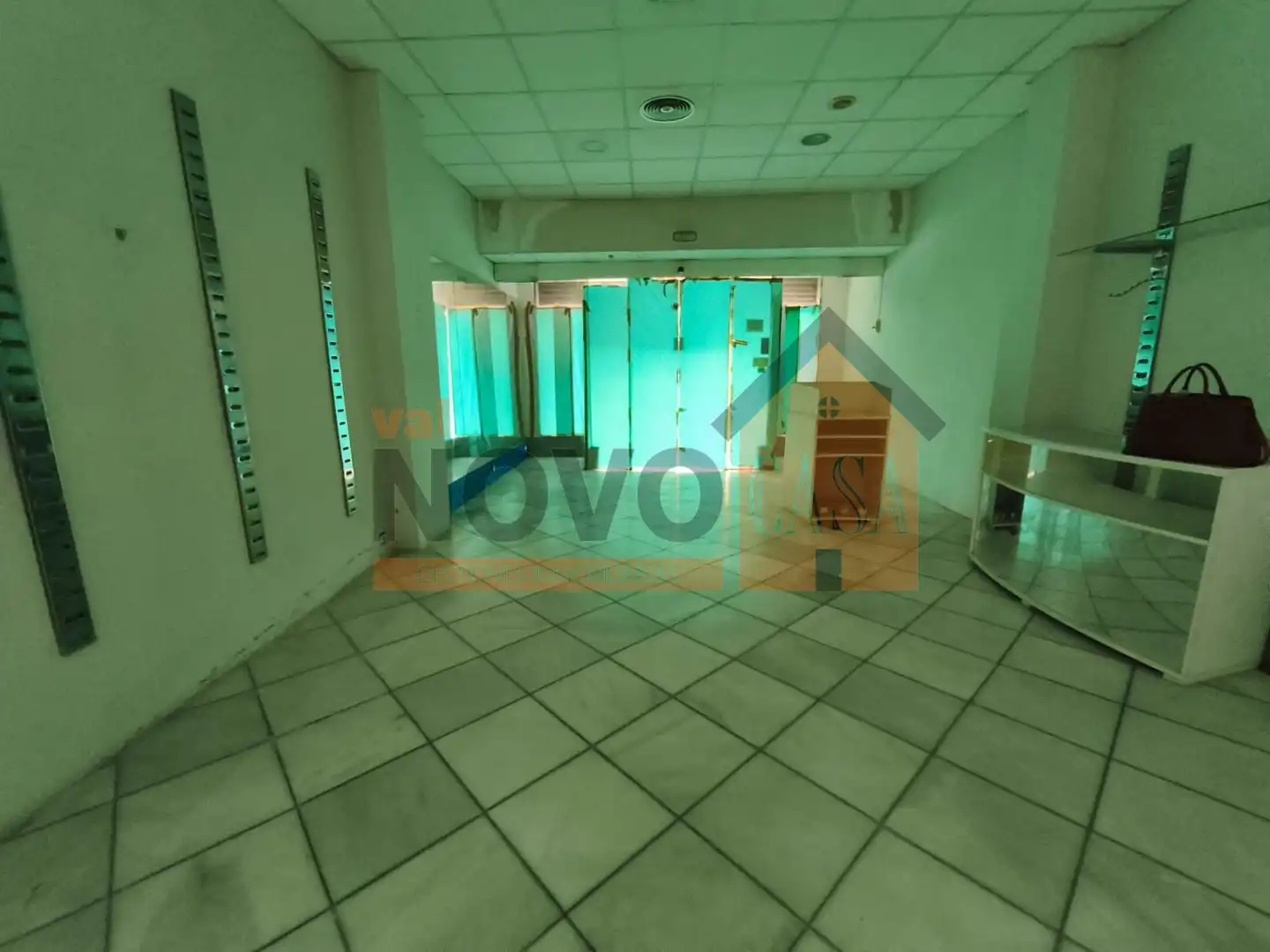 Business premises for sale in Aureli Guaita Martorell, imagen 6