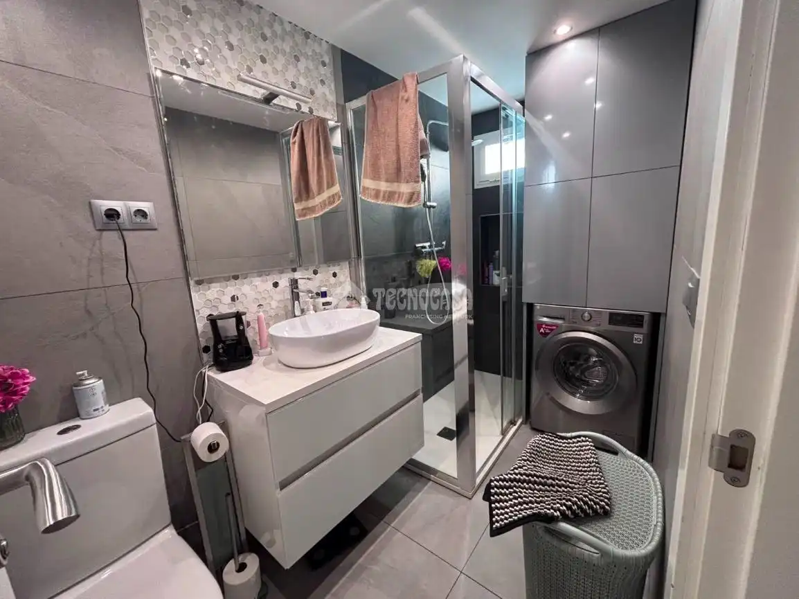 Baño de Piso en venta en Málaga con Aire acondicionado, Parquet y Amueblado