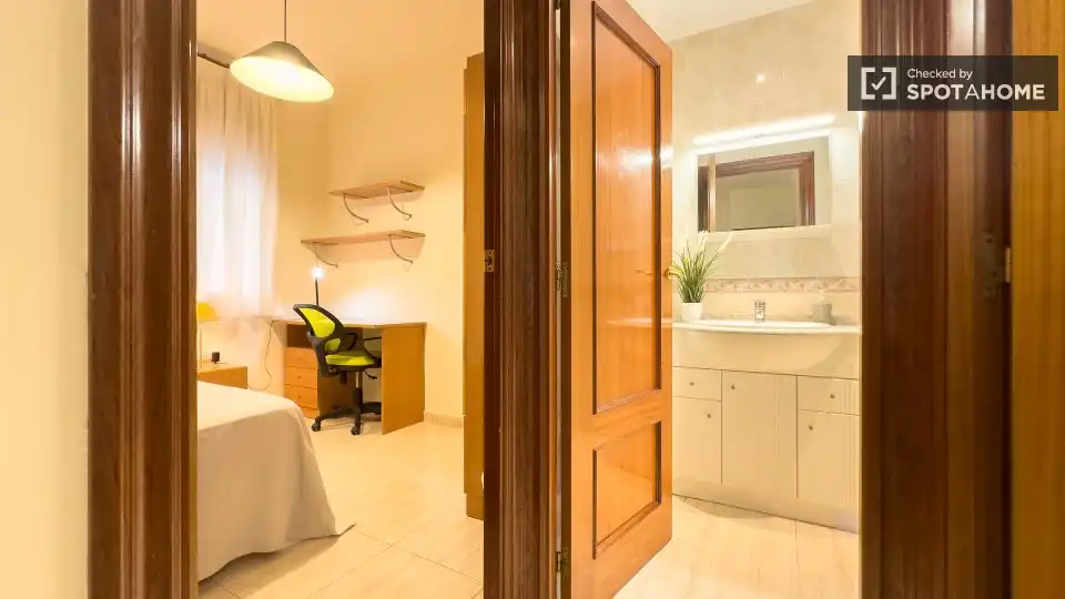 Habitació a Sants-Badal