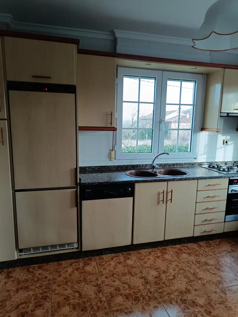 Cuina de Casa o xalet en venda en Aguilar de Campoo amb Calefacció i Terrassa