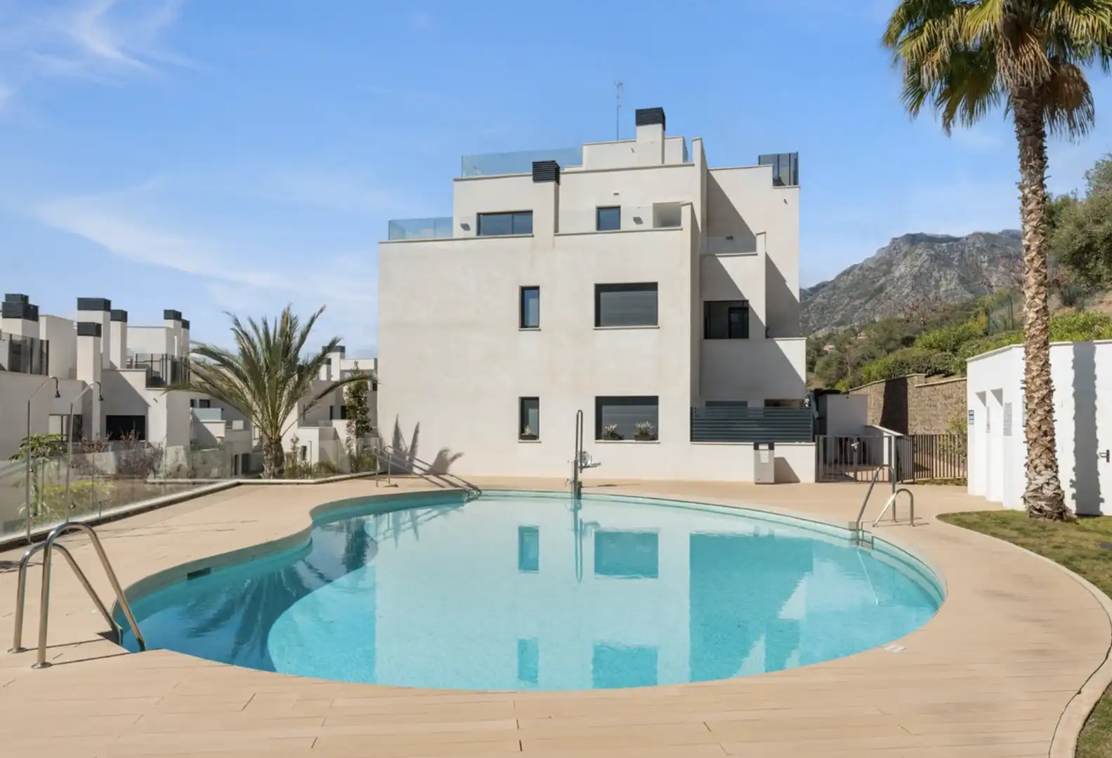 Piscina de Apartamento en venta en Marbella con Aire acondicionado, Calefacción y Terraza