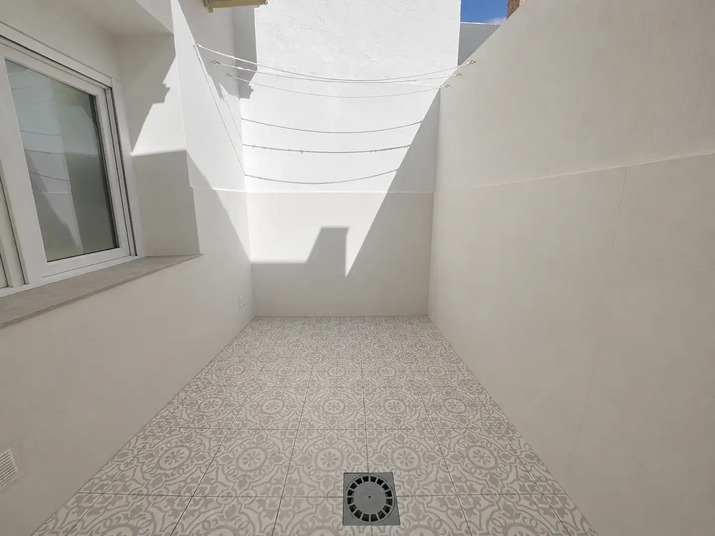 Badezimmer von Erdgeschoss zum Verkauf in Alicante / Alacant mit Möbliert