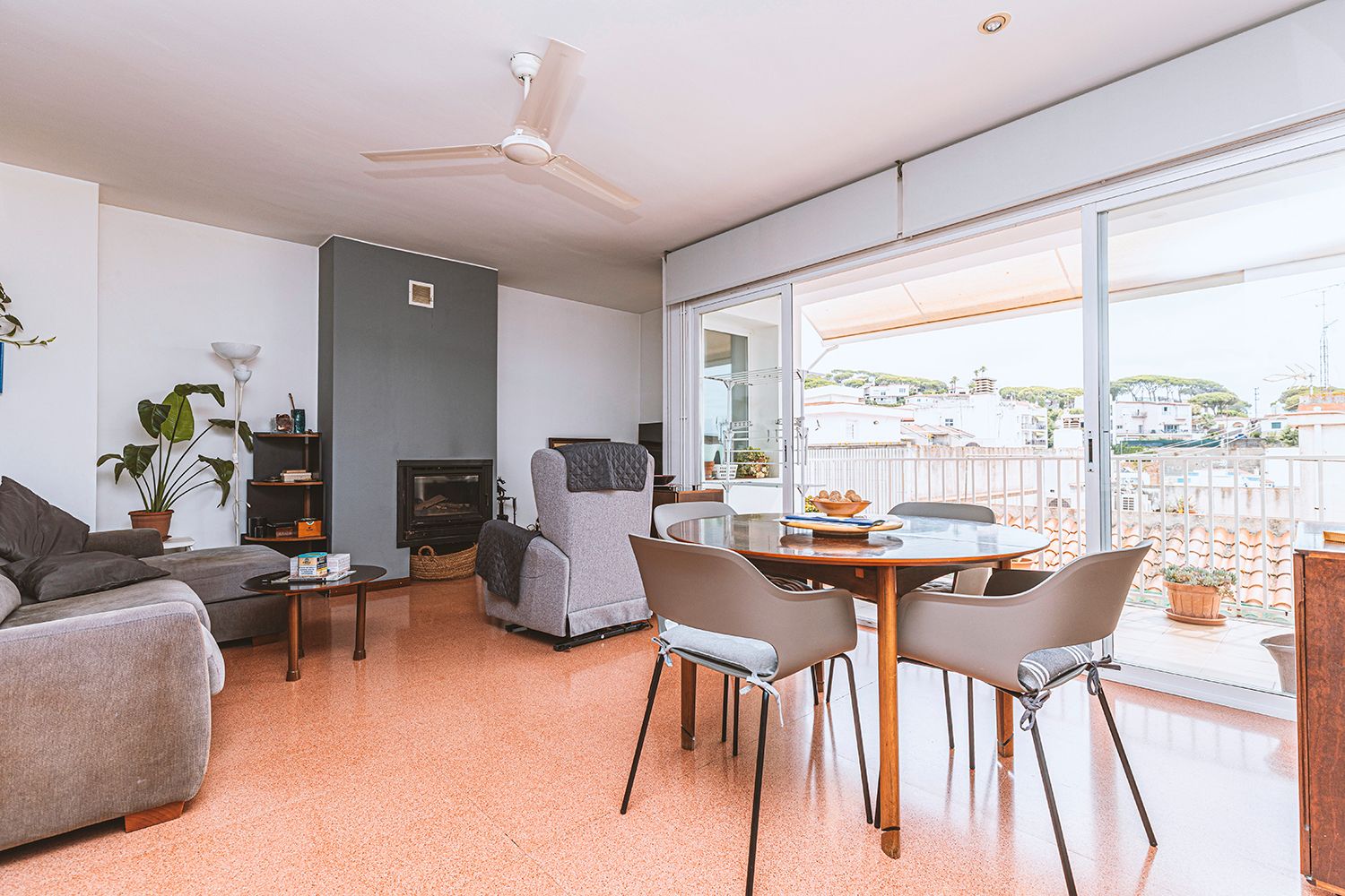 Living room of Duplex for sale in Sant Pol de Mar  with Air Conditioner, Heating and Terrace