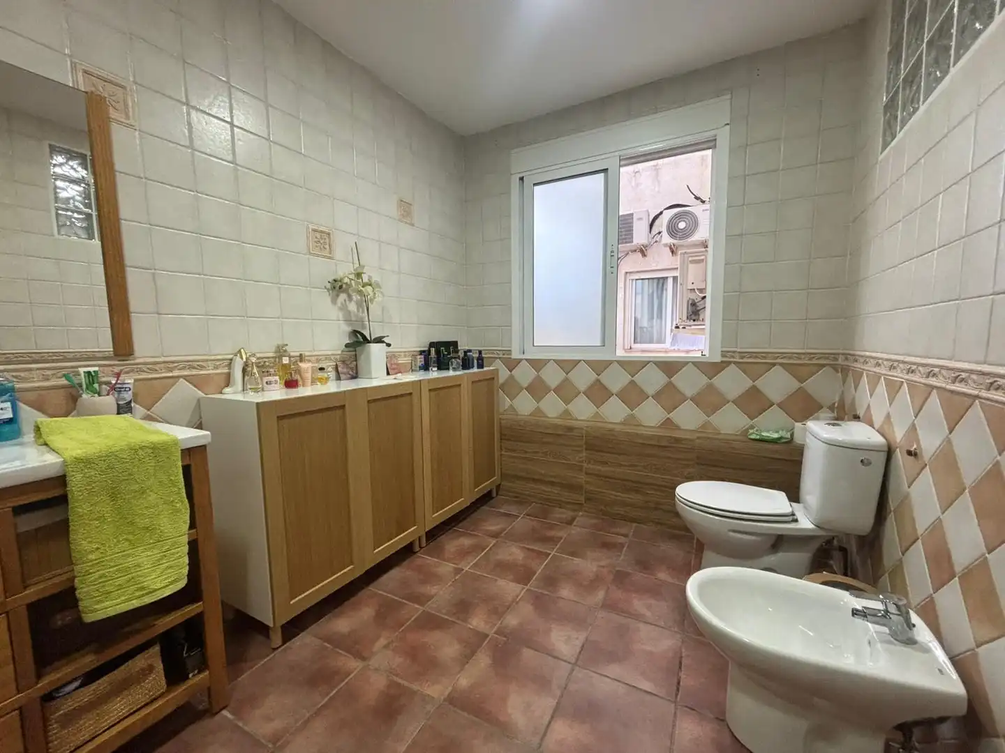 Baño de Casa adosada en venta en Los Montesinos con Aire acondicionado, Terraza y Amueblado