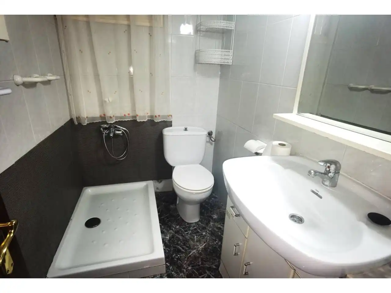 Badezimmer von Wohnung zum Verkauf in Terrassa mit Heizung