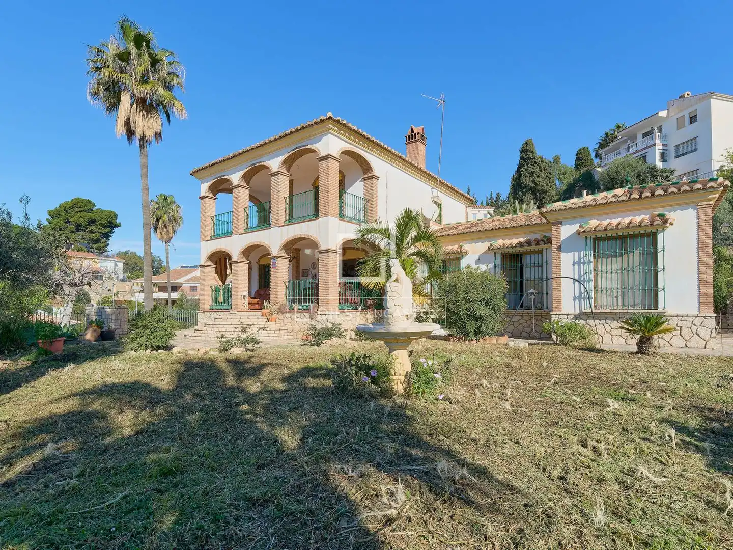 Vista exterior de Casa o chalet en venta en Rincón de la Victoria con Jardín privado, Terraza y Balcón