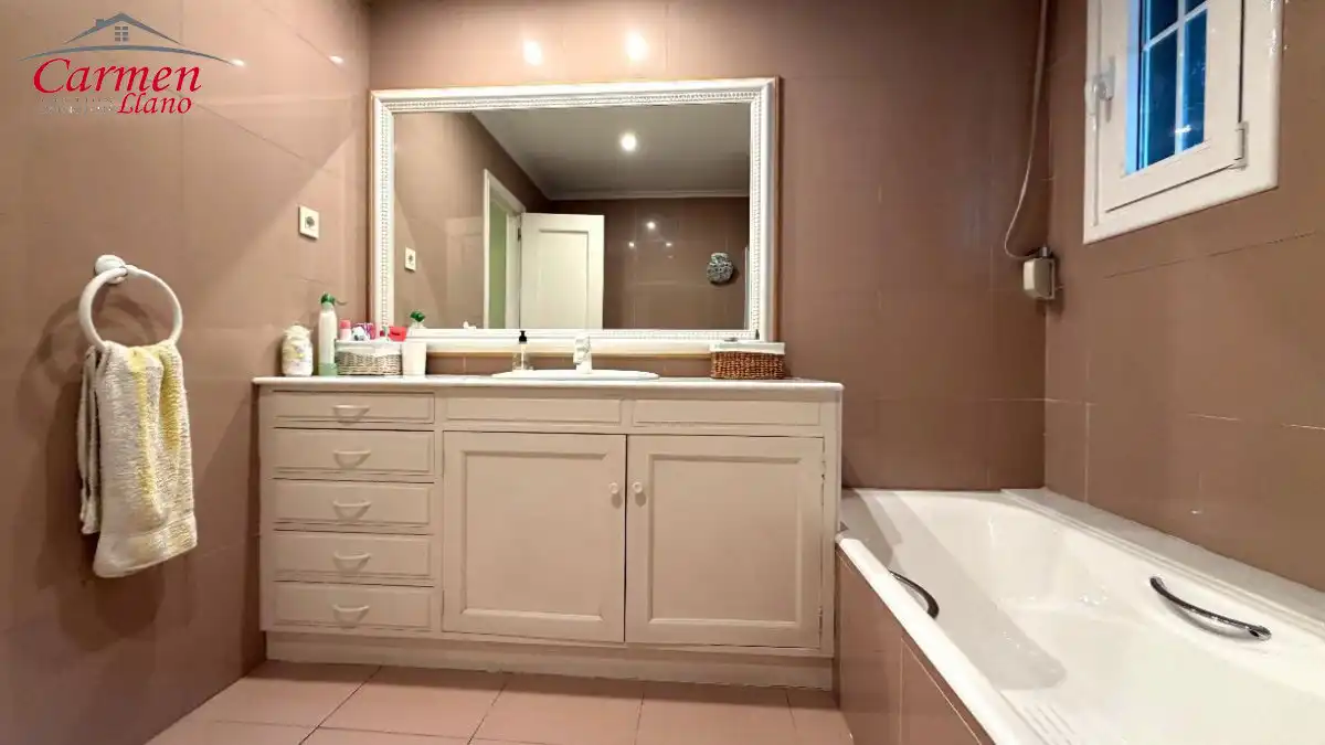 Bathroom of Detached homes for sale in Getxo   with Heating, Private garden and Storage room