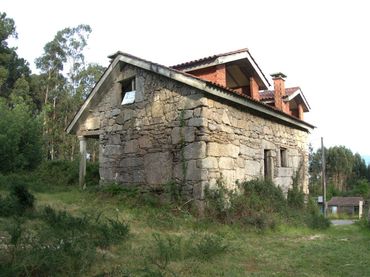Casa amb balcó en venda a Salceda de Caselas