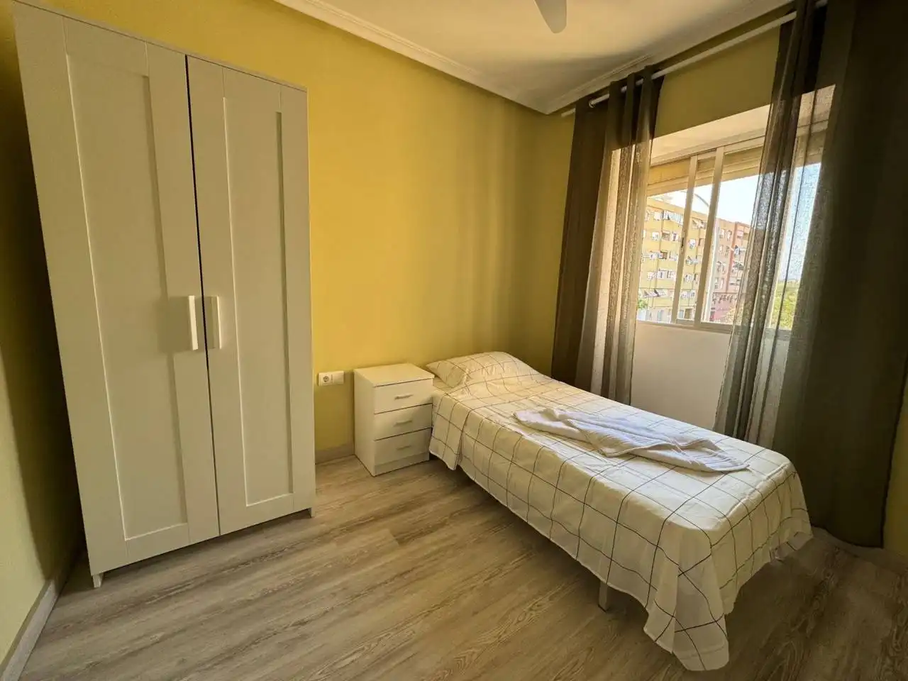 Flat with balcony for sale in Calle Victoriano Ximénez de Courer, imagen 6