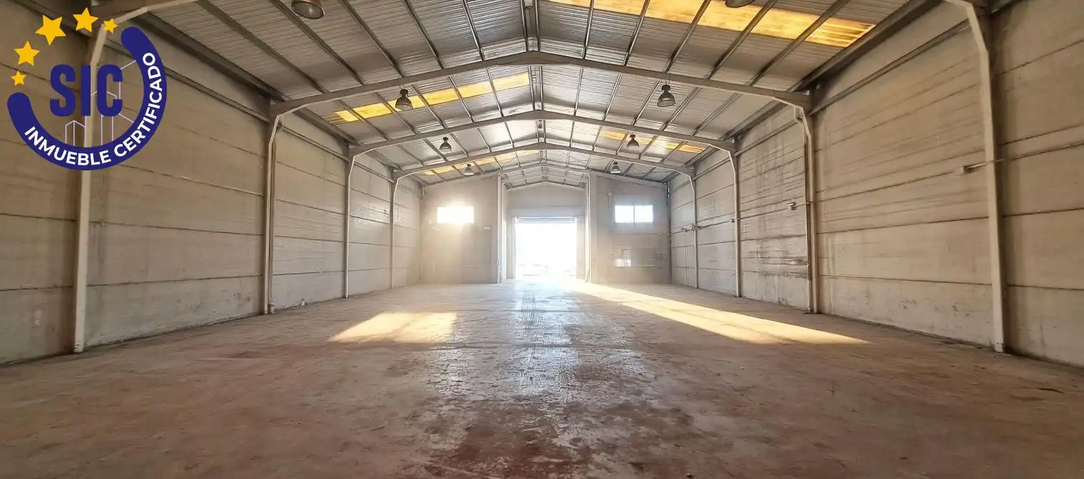 Vista exterior de Nave industrial en venta en El Genovés