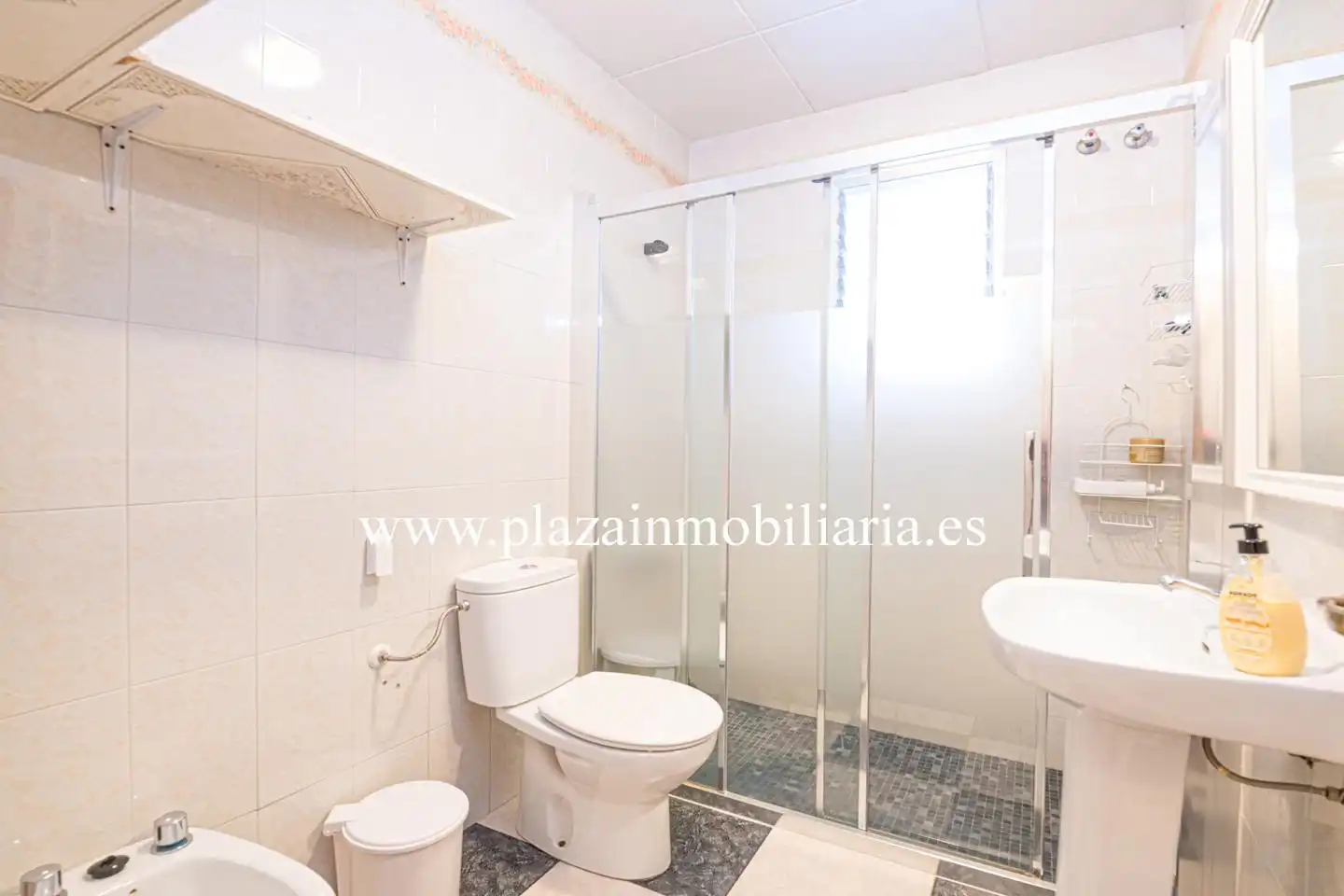 Baño de Planta baja en venta en Lucena con Terraza y Trastero