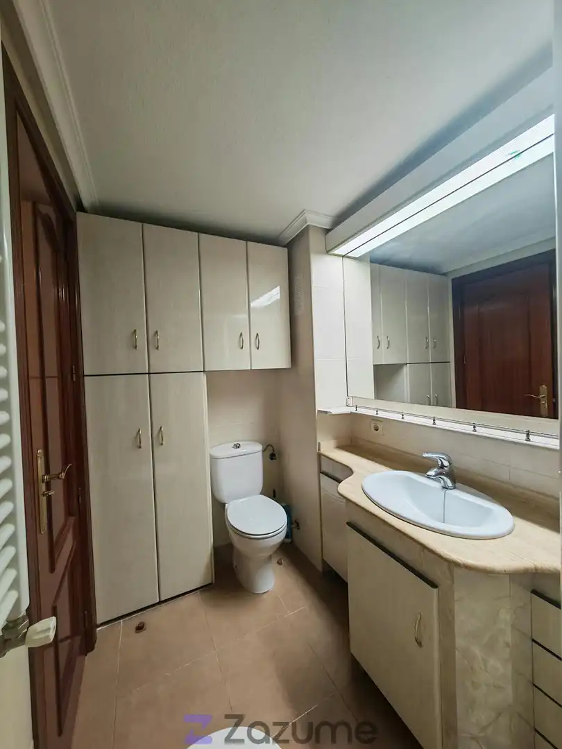 Flat with terrace to rent in C. Alba, imagen 6