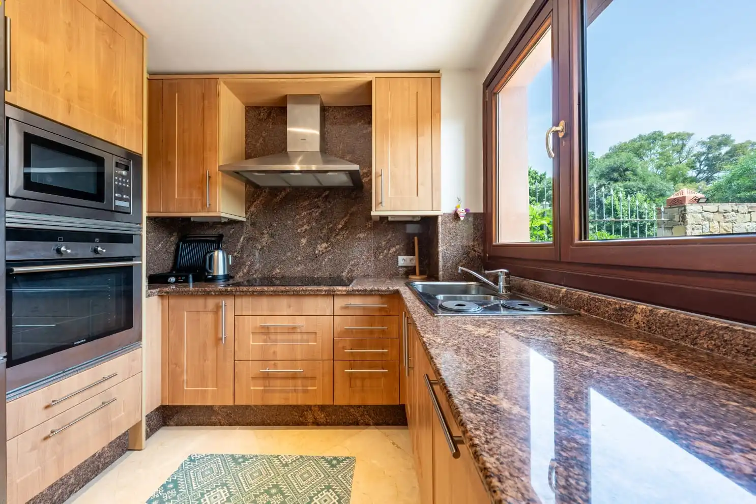 Apartment with pool for sale in Estepona Pueblo, imagen 2