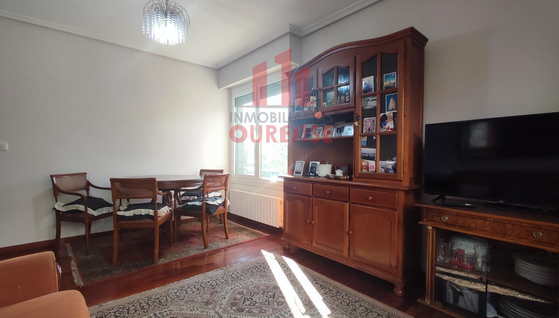 Sala d'estar de Pis en venda en Ourense Capital  amb Calefacció i Traster