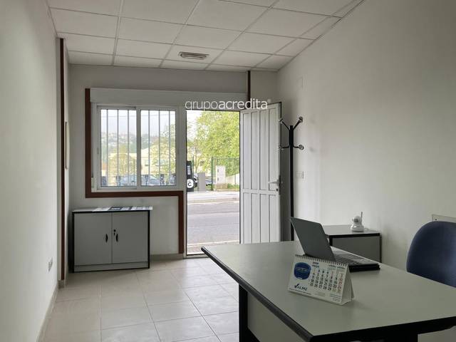 Local comercial en Alquiler en Pedralonga en Eirís