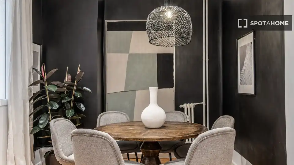 Menjador de Apartament per a compartir en Madrid amb Aire condicionat, Terrassa i Moblat