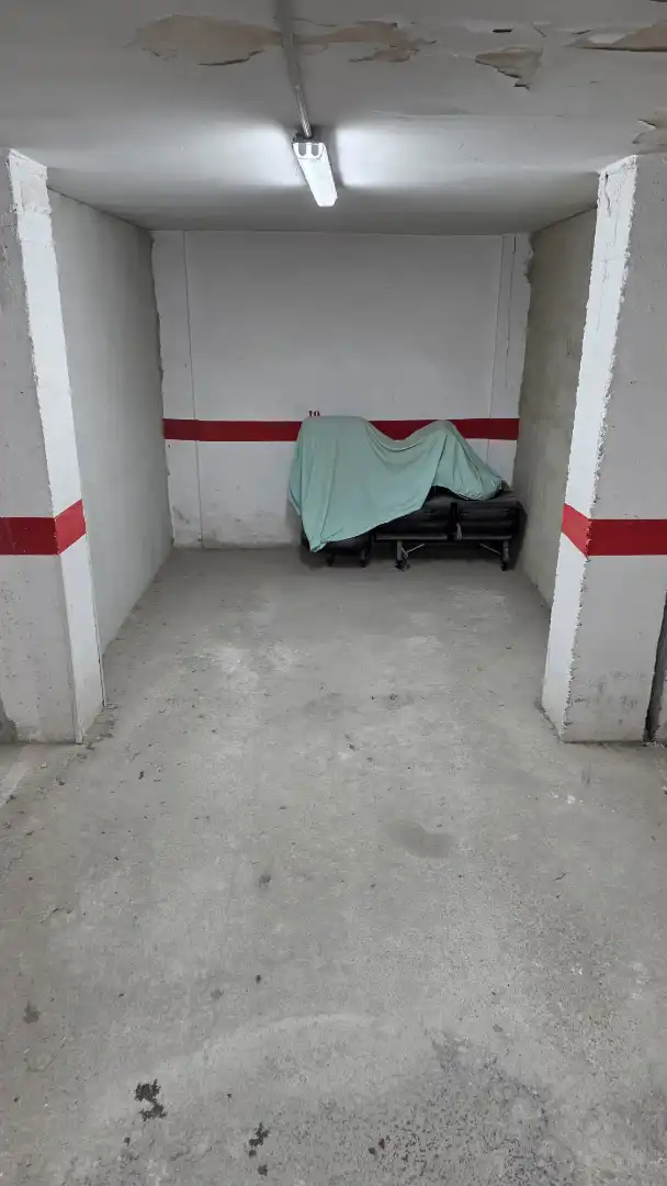 Aparcament de Casa o xalet en venda en Vélez-Málaga amb Aire condicionat, Terrassa i Moblat