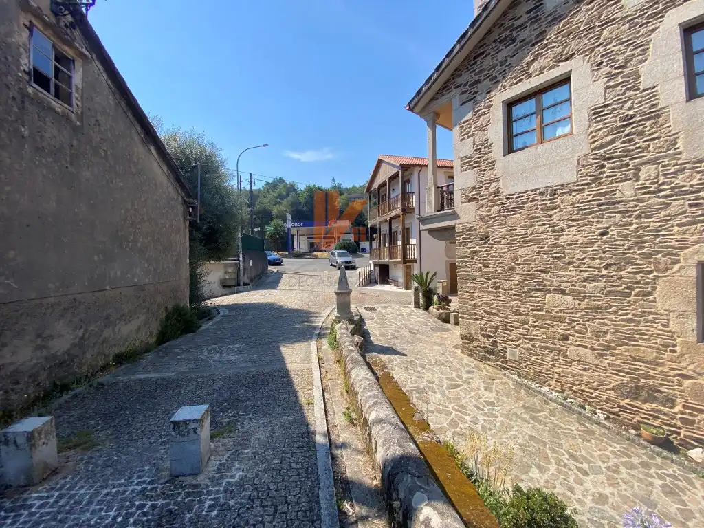 Vista exterior de Casa o xalet en venda en Boqueixón amb Traster, Moblat i Forn