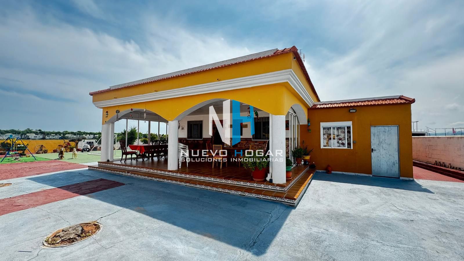 Vista exterior de Casa o xalet en venda en Moncofa amb Aire condicionat, Calefacció i Jardí privat