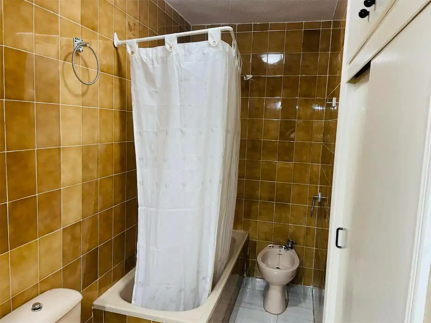 Bany de Planta baixa de lloguer en La Manga del Mar Menor amb Aire condicionat, Jardí privat i Piscina