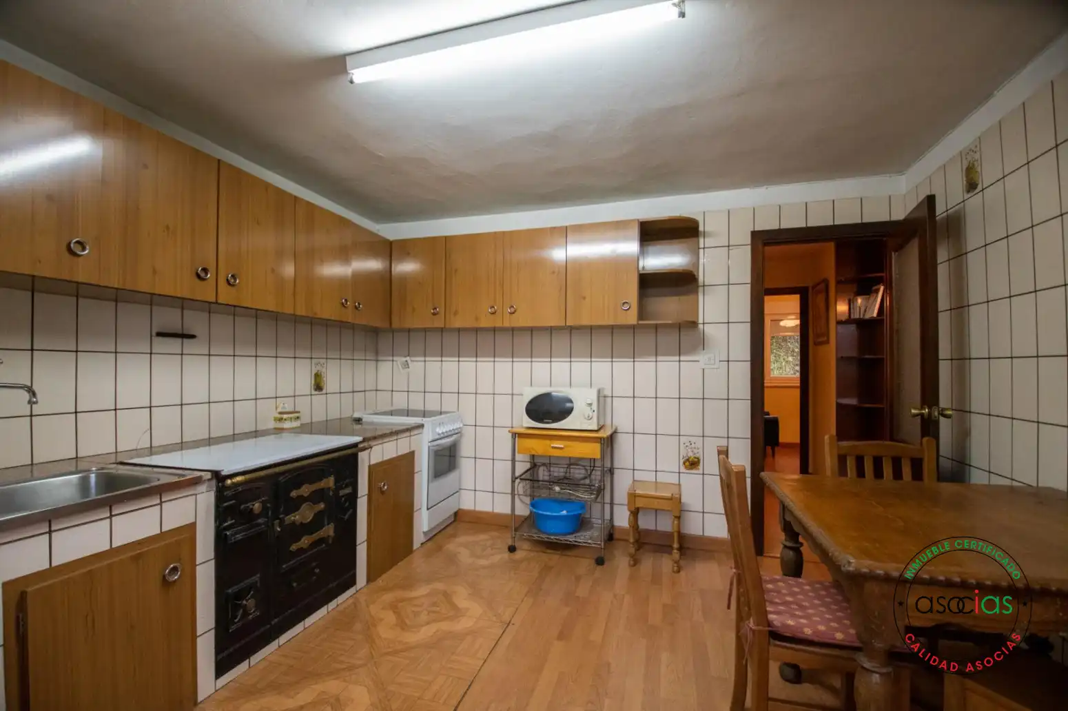 Cuina de Casa o xalet en venda en Cabranes amb Calefacció, Jardí privat i Parquet